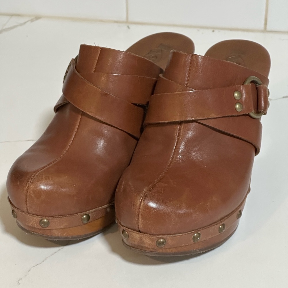 Kork-Ease Tan Leather Mules with Buckle